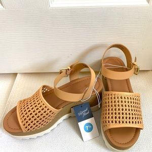 Universal Thread 🪡 Woven Platform Chunky Sole Sandals size 7.5 rattan wicker